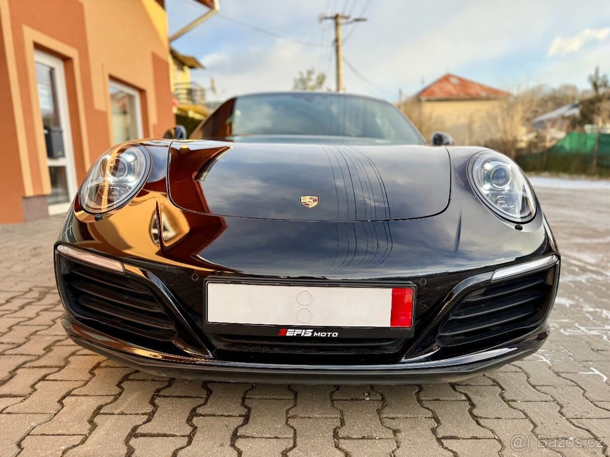 2018 Porsche 911 - 8