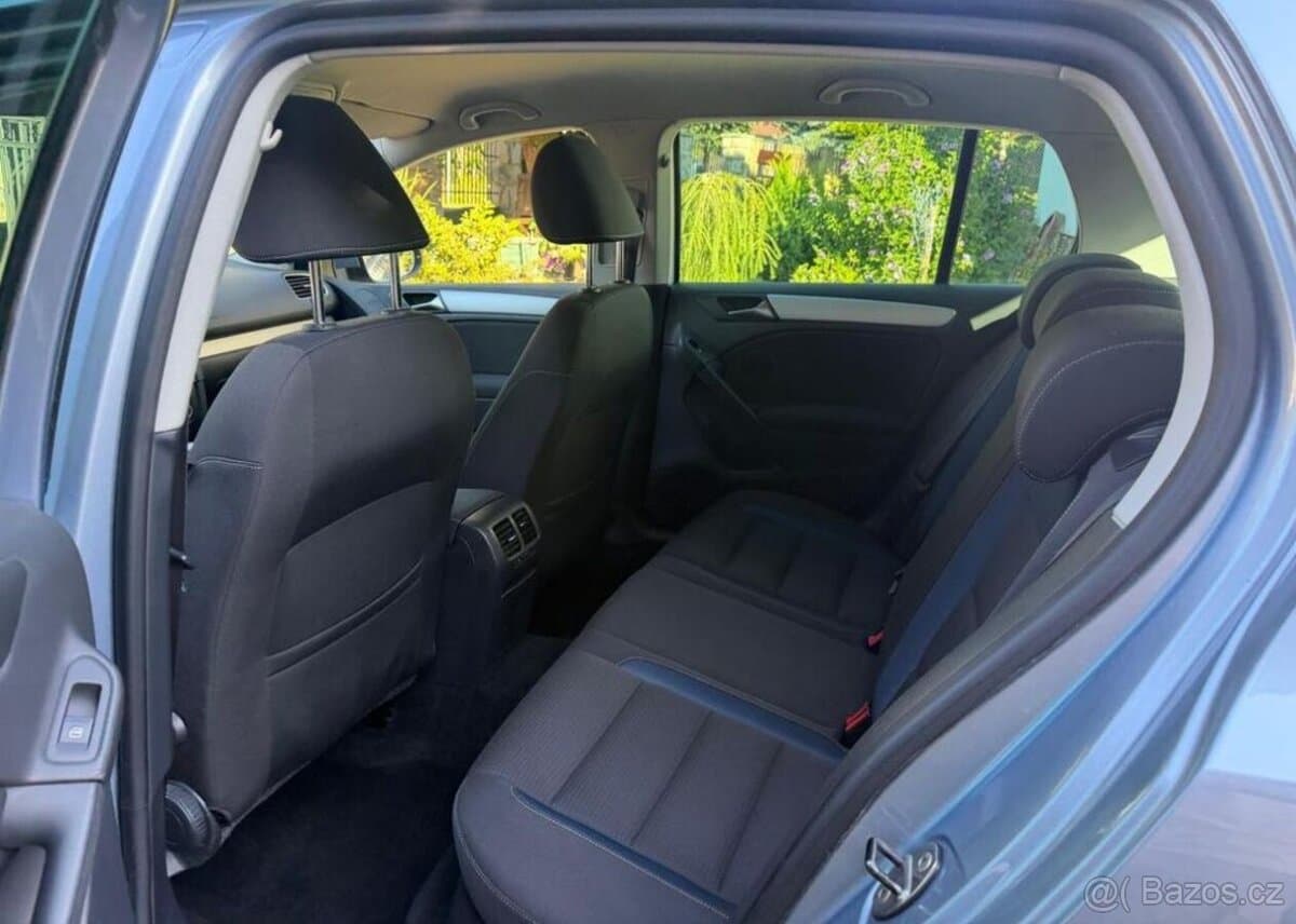 2010 Volkswagen GOLF - 8
