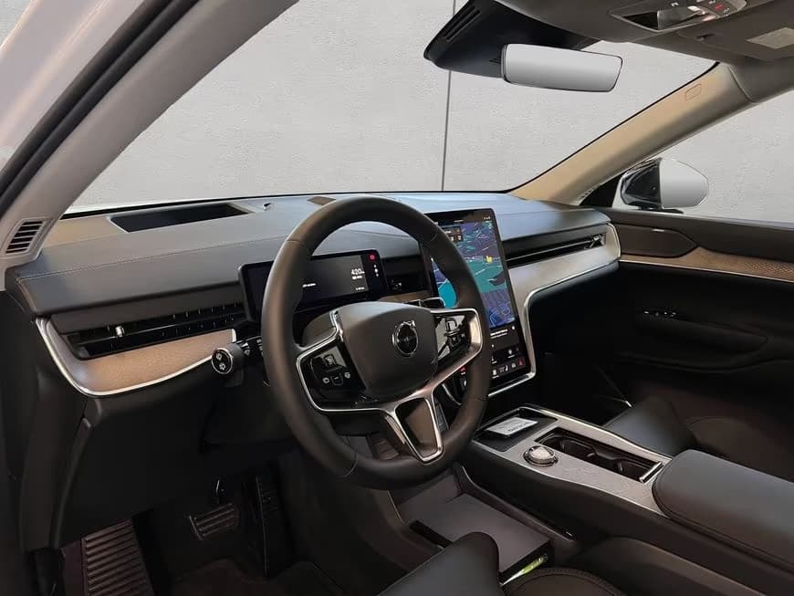 2025 Volvo EX90 - 8