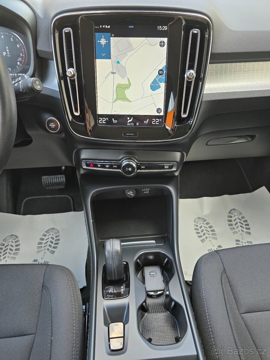 2021 Volvo XC40 - 8