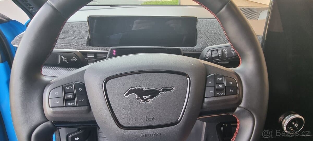 2022 Ford MUSTANG - 8