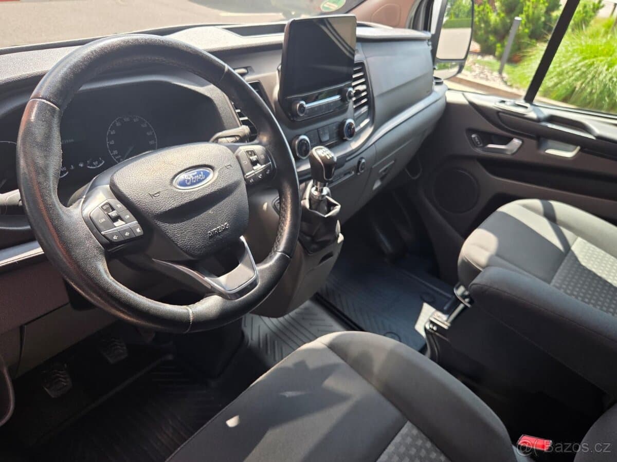 Ford TOURNEO - 8