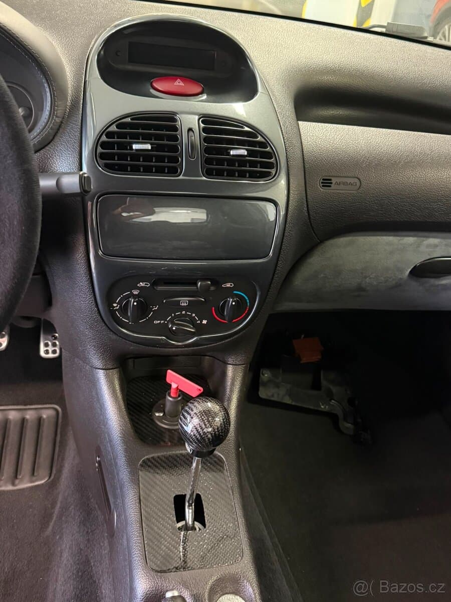 2000 Peugeot 206 - 8