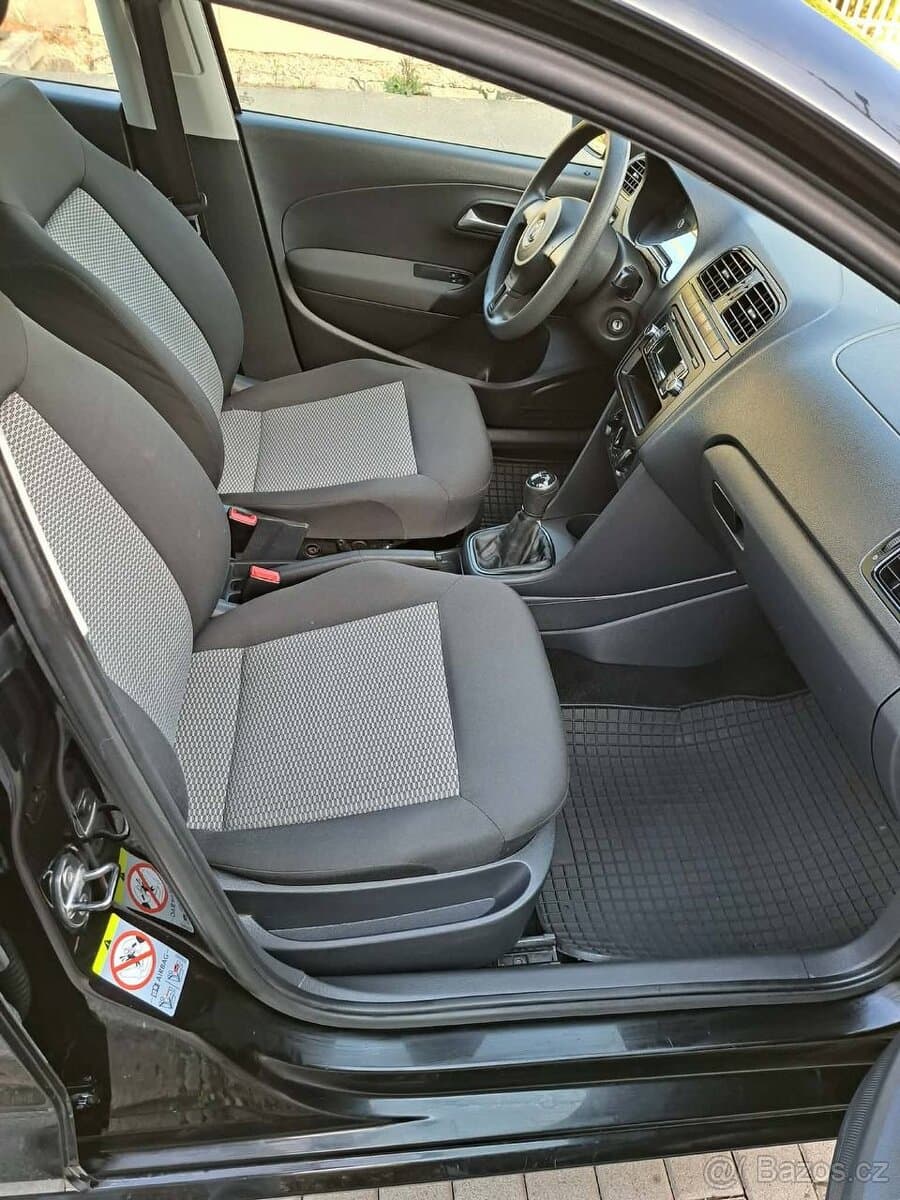 2013 Volkswagen POLO - 8