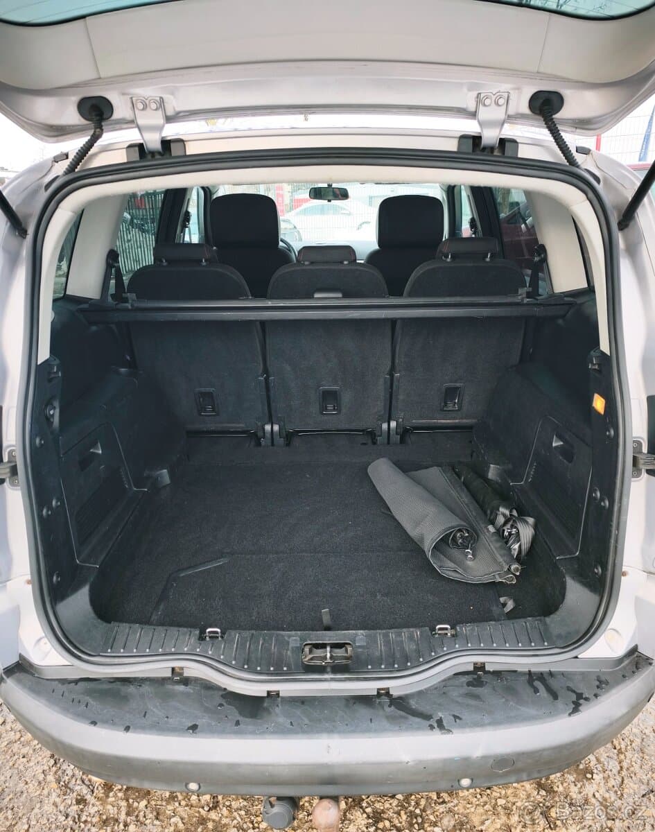 2011 Ford S-MAX - 8