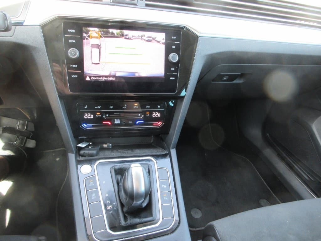 2022 Volkswagen PASSAT - 8