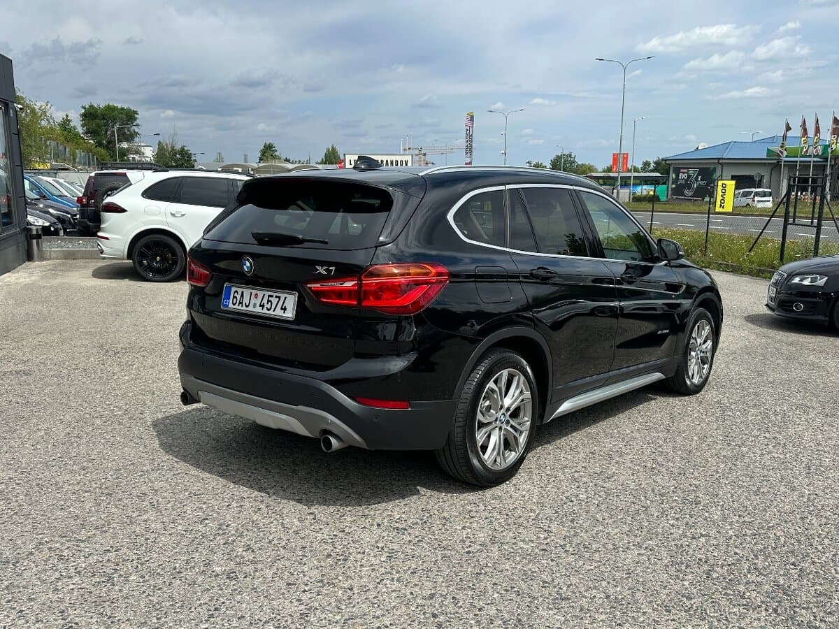 2017 BMW X1 - 8