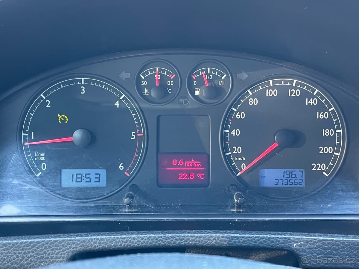 2004 Volkswagen MULTIVAN - 8
