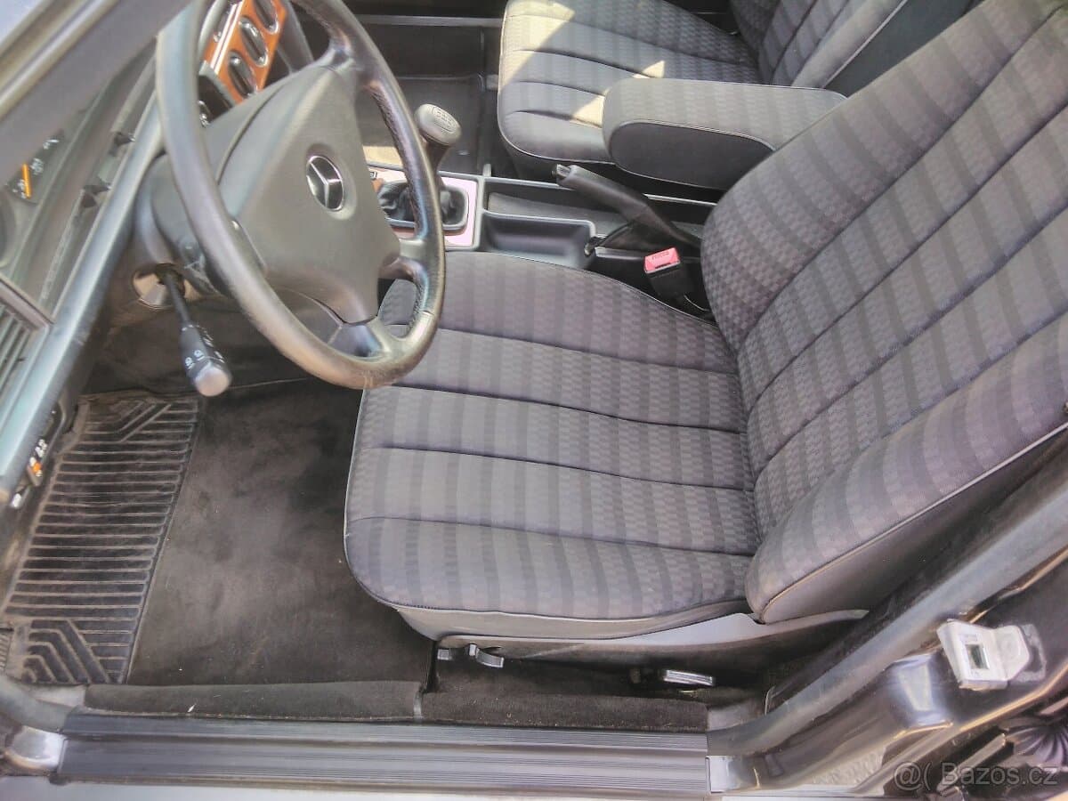 1991 Mercedes-Benz 190 - 8