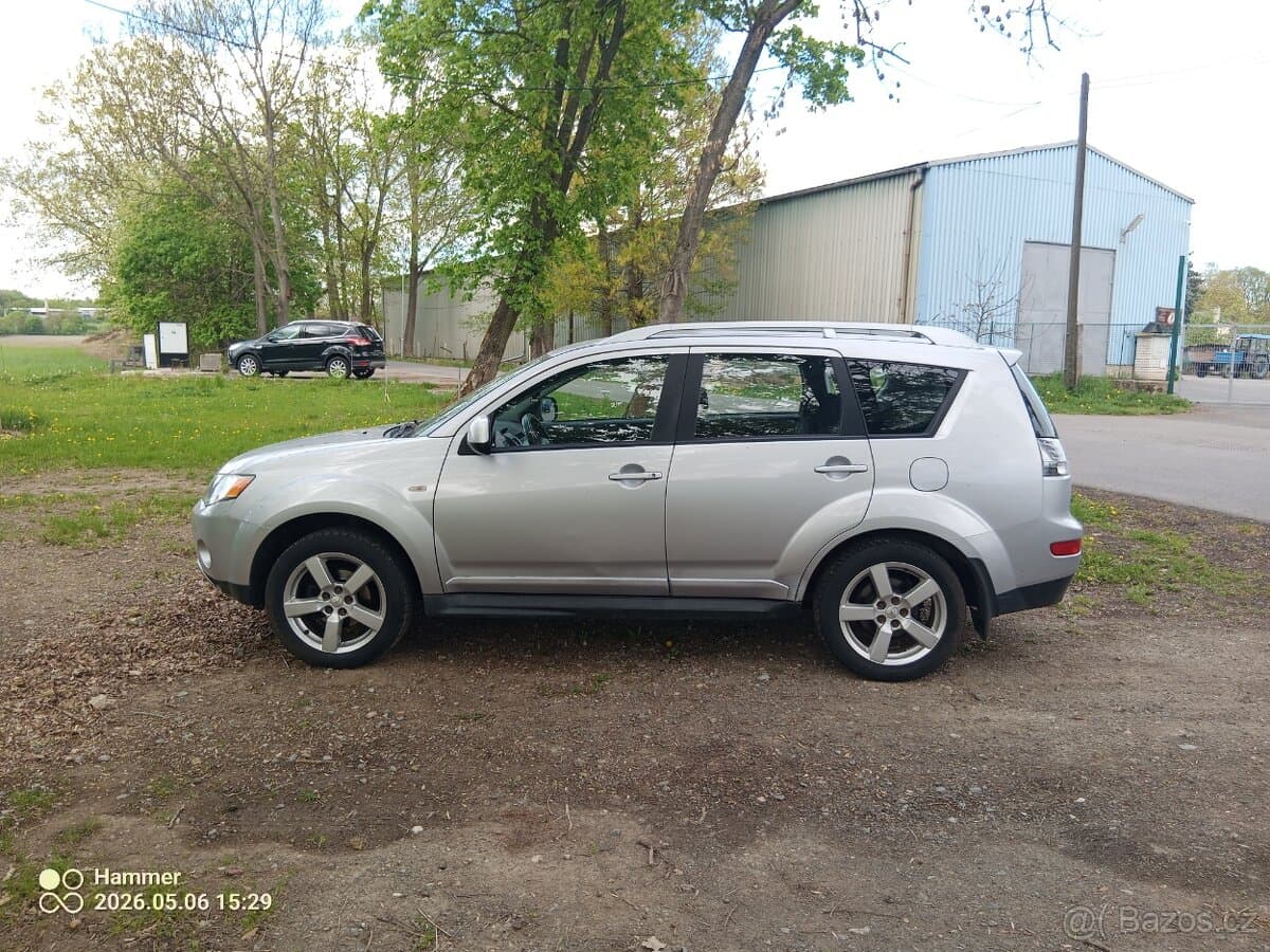 2010 Mitsubishi OUTLANDER - 8
