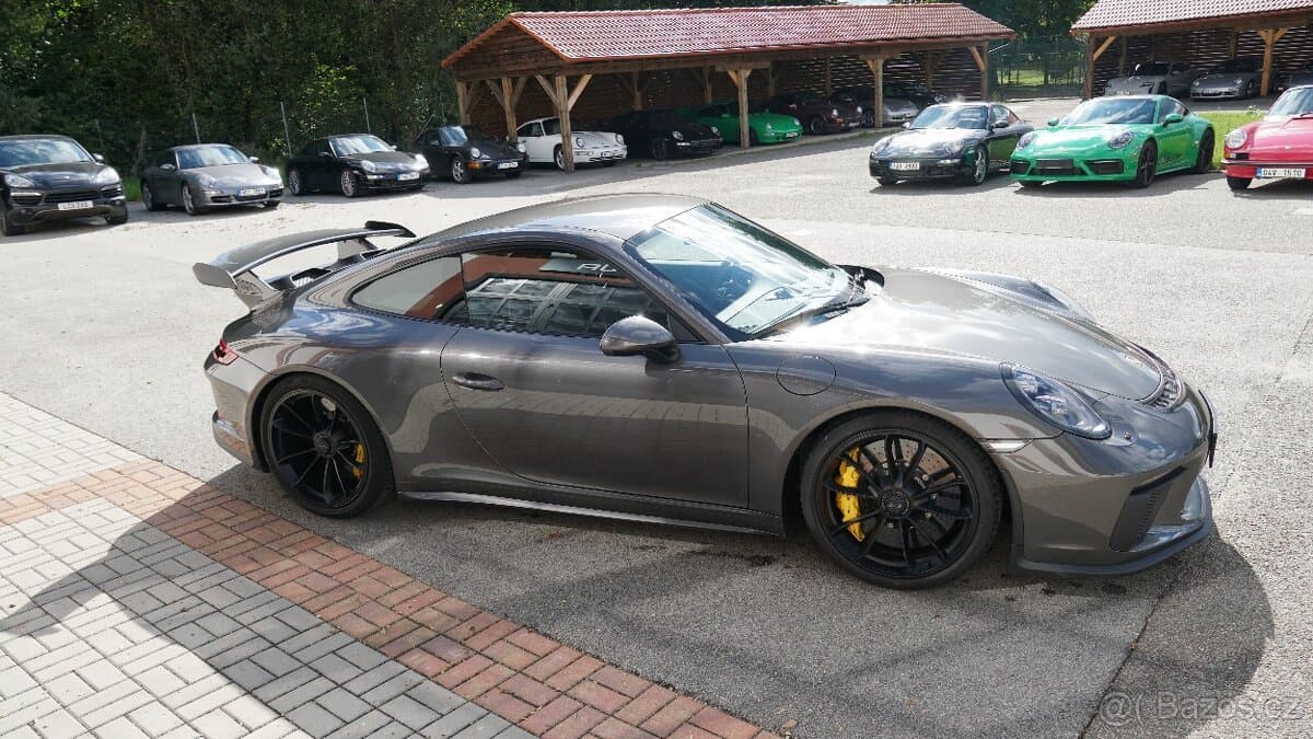 2017 Porsche 911 - 8