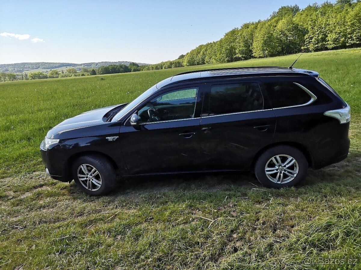 2014 Mitsubishi OUTLANDER - 8
