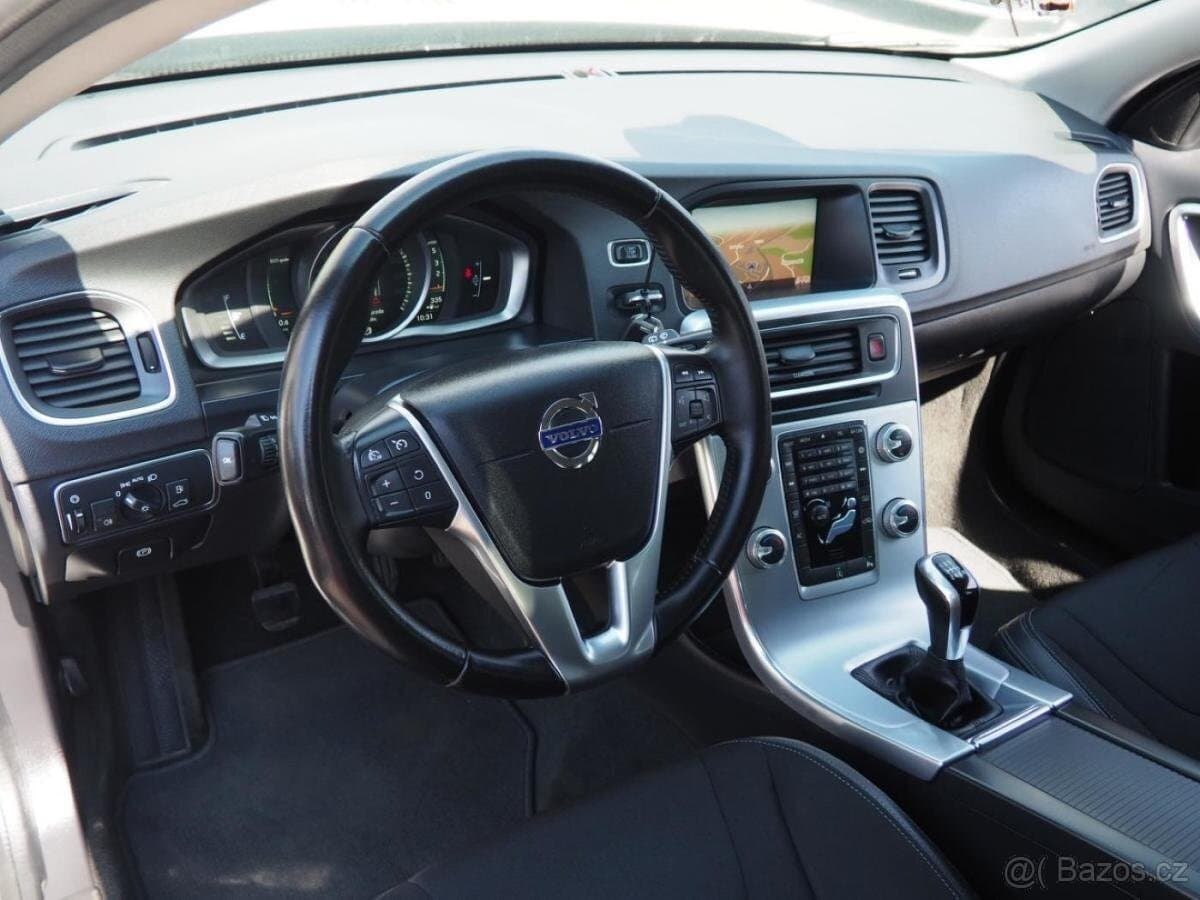 2017 Volvo V60 - 8
