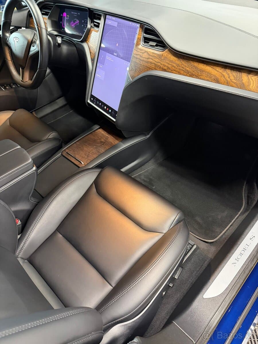 2020 Tesla MODEL S - 8