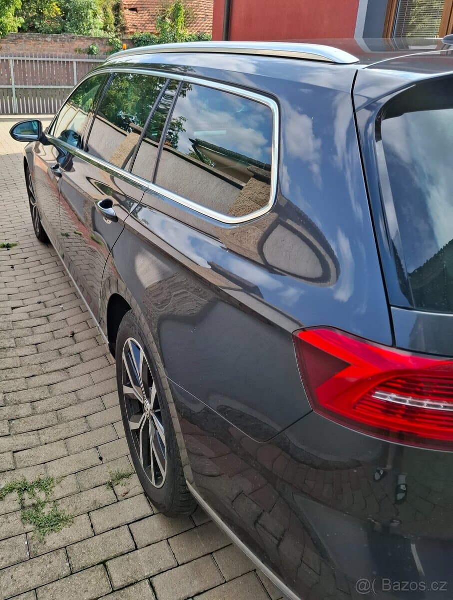 2018 Volkswagen PASSAT - 8