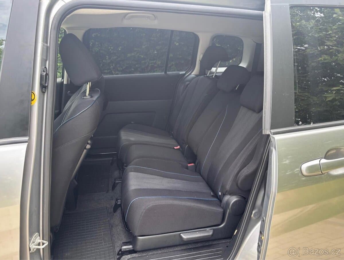 2011 Mazda 5 - 8