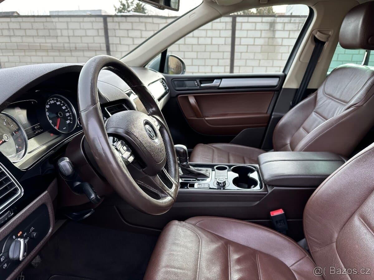 2014 Volkswagen TOUAREG - 8