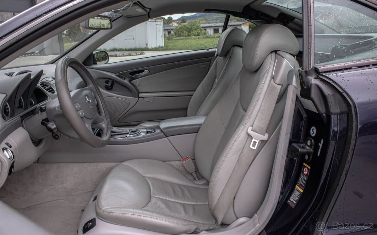 2004 Mercedes-Benz SL - 8
