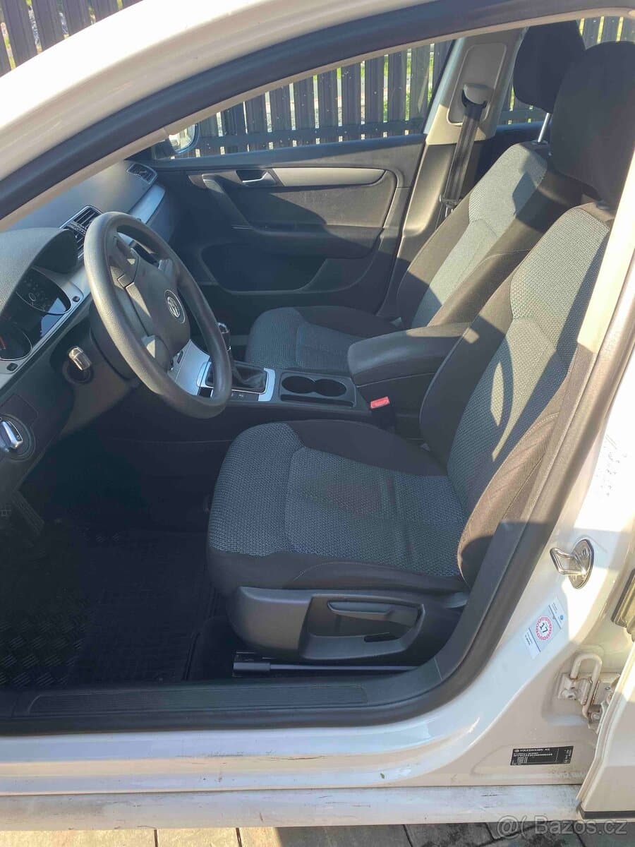 2013 Volkswagen PASSAT - 8