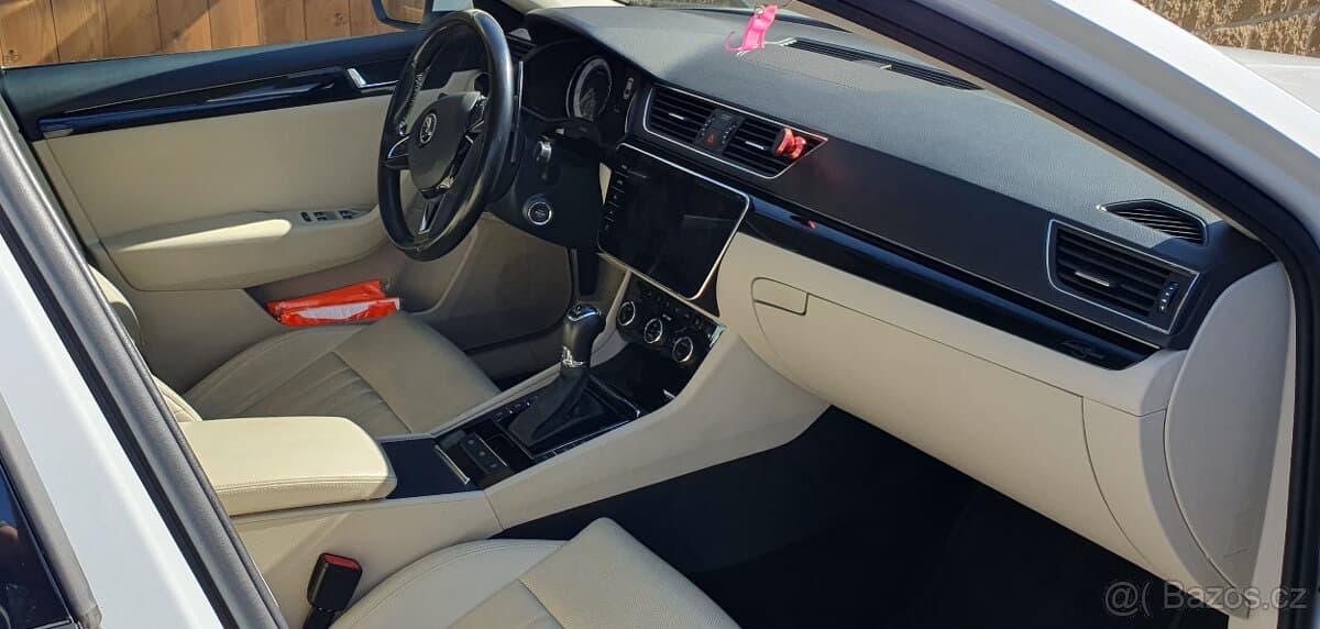 2017 Škoda SUPERB - 8