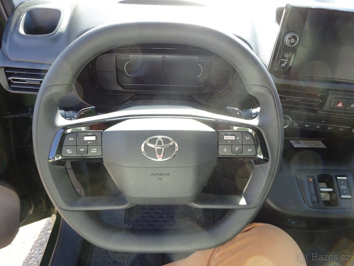2025 Toyota PROACE - 8