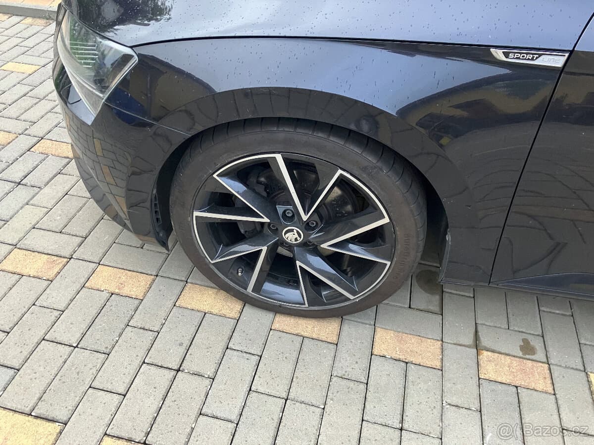 2019 Škoda SUPERB - 8