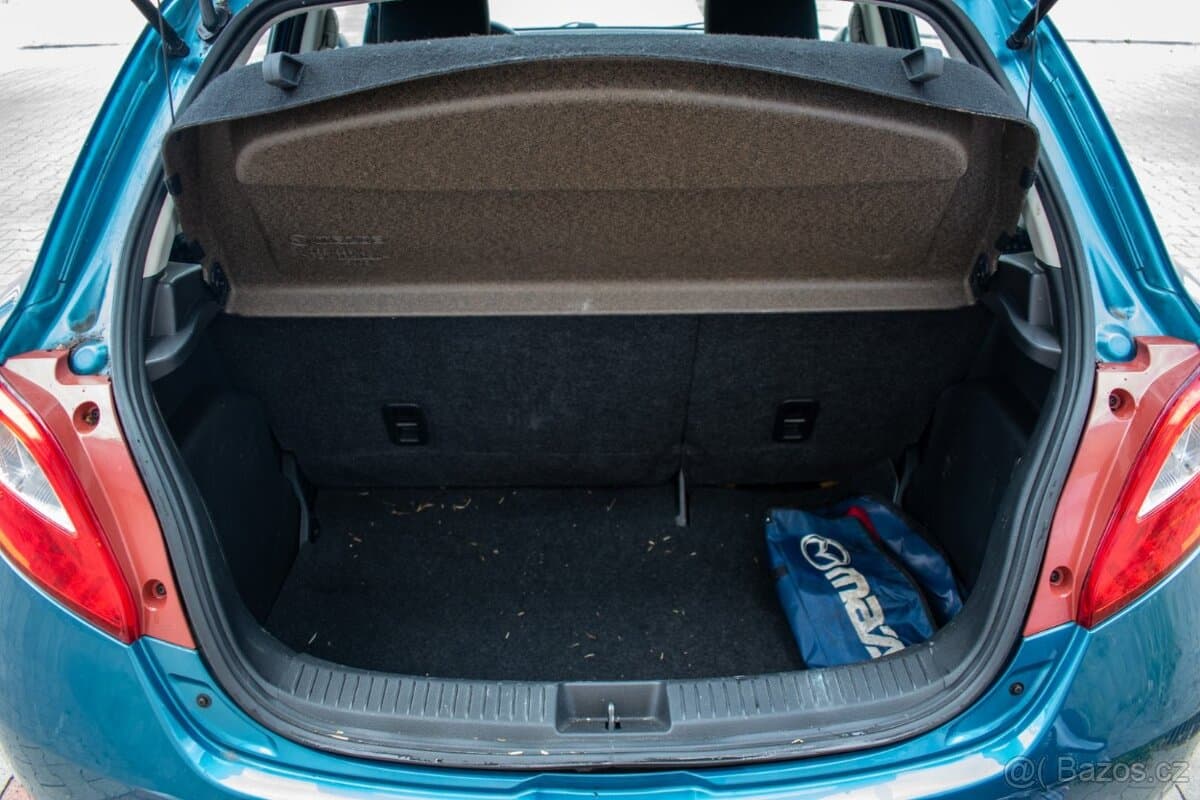 Mazda 2 - 8