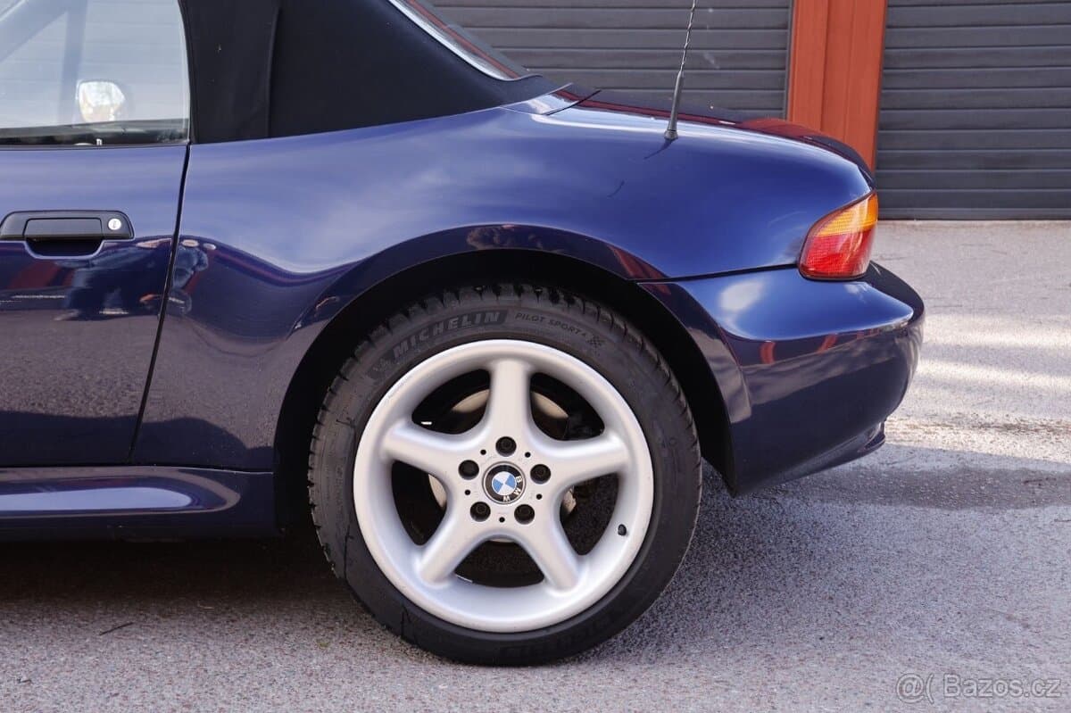 1997 BMW Z3 - 8