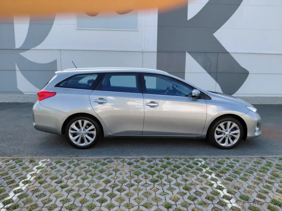 2013 Toyota AURIS - 8