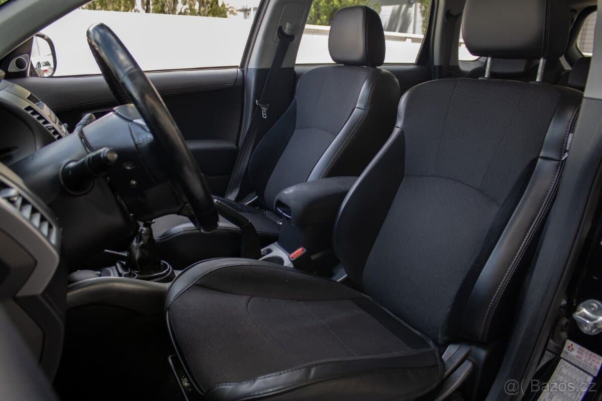 2011 Mitsubishi OUTLANDER - 8