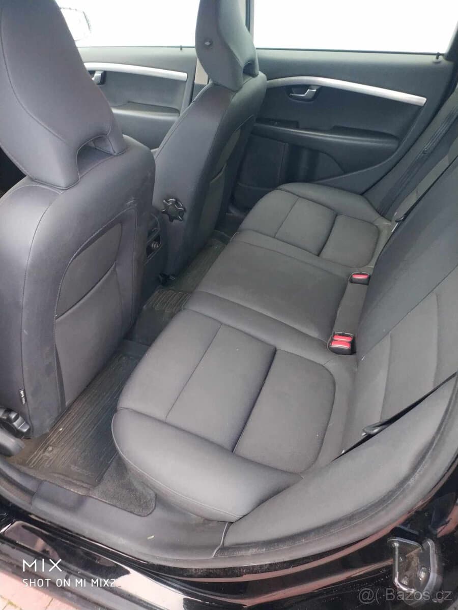 2010 Volvo V70 - 8