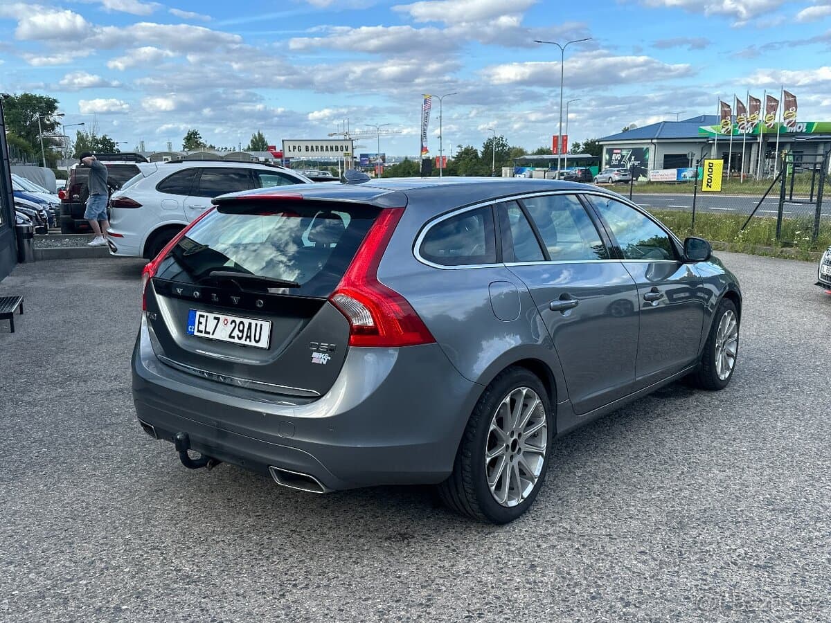 2016 Volvo V60 - 8