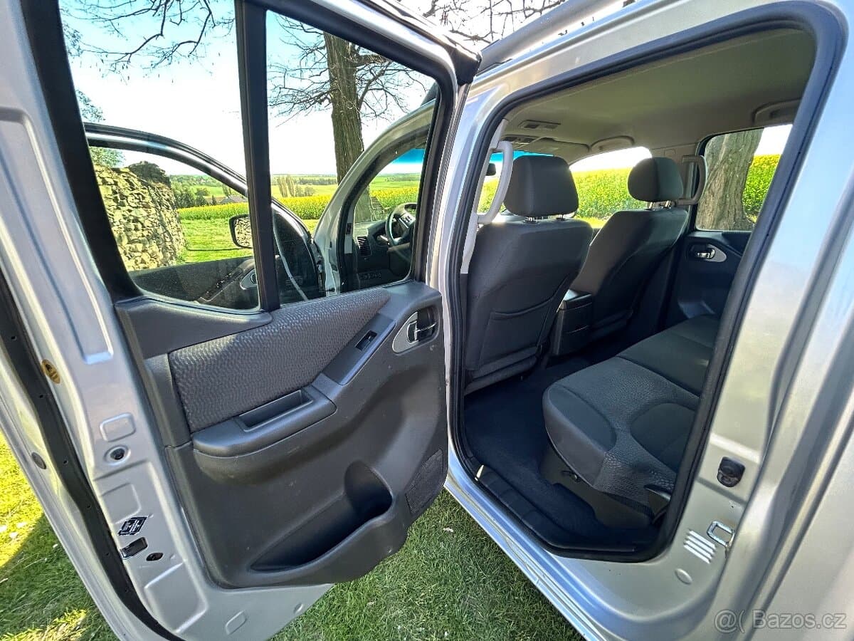 2010 Nissan NAVARA - 8