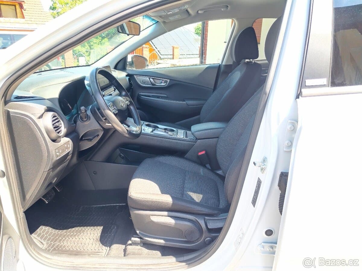 2021 Hyundai KONA - 8
