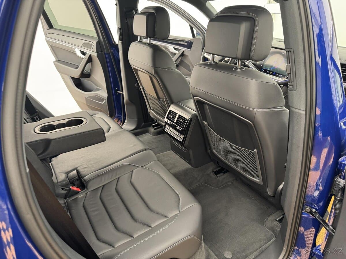 2025 Volkswagen TOUAREG - 8