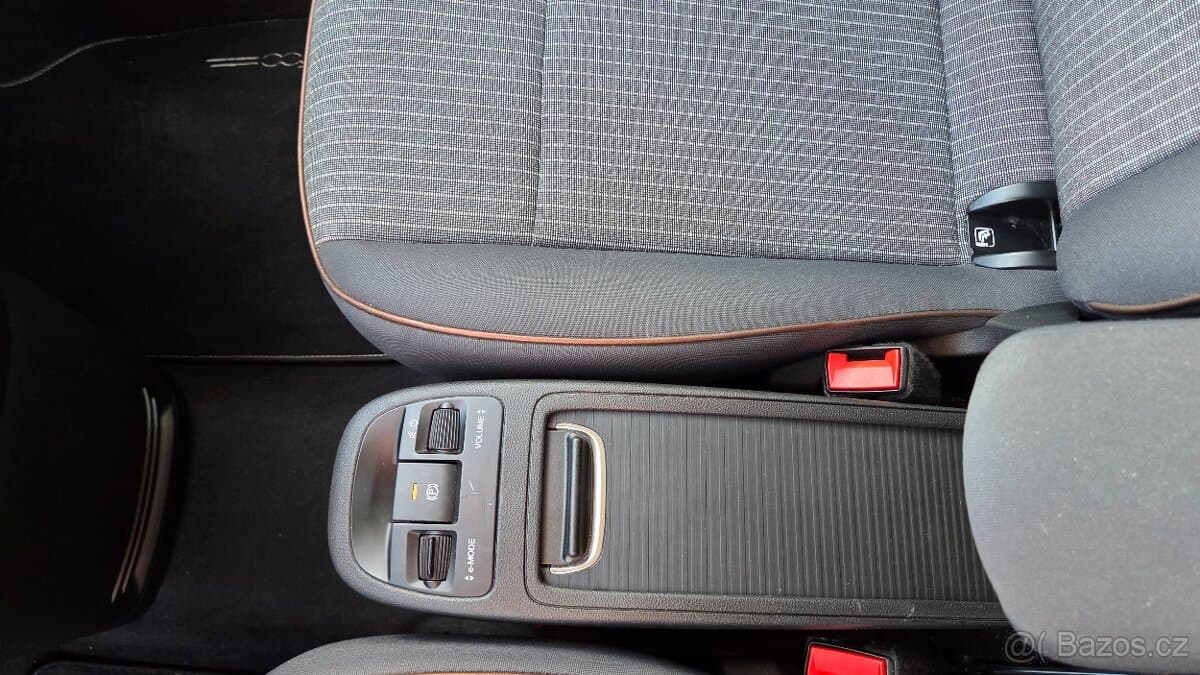 2022 Fiat 500e - 8