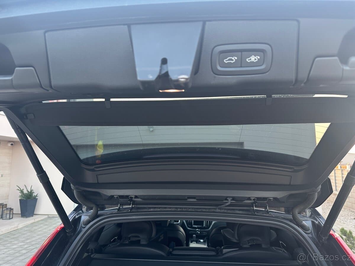 2022 Volvo XC60 - 8