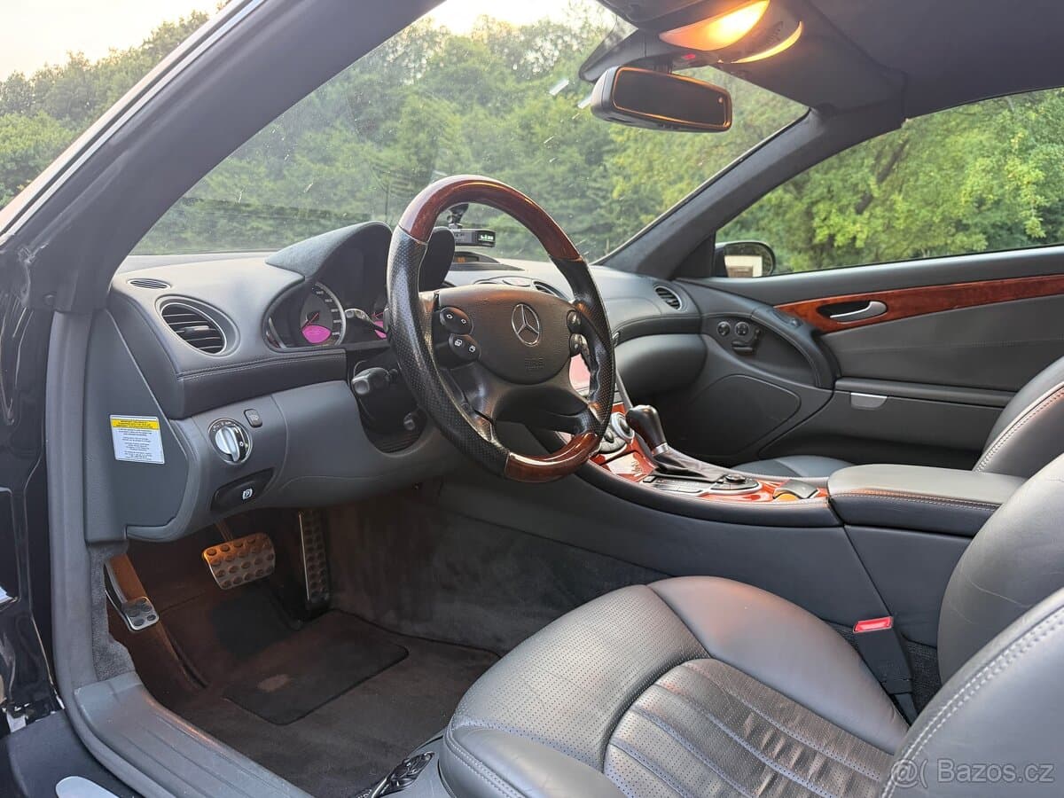 2005 Mercedes-Benz SL - 8