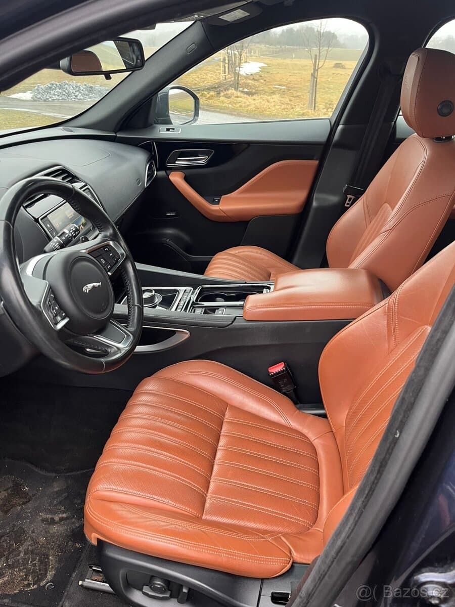 2017 Jaguar F-PACE - 8