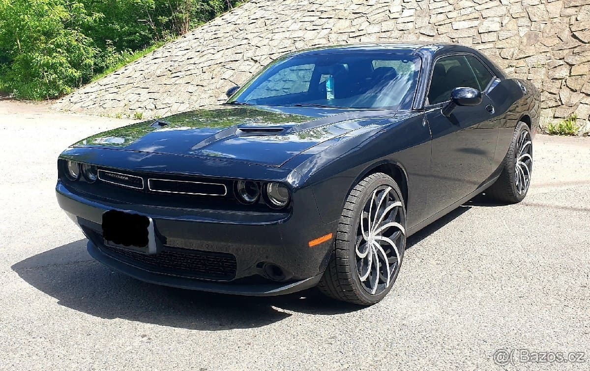 2015 Dodge CHALLENGER - 8