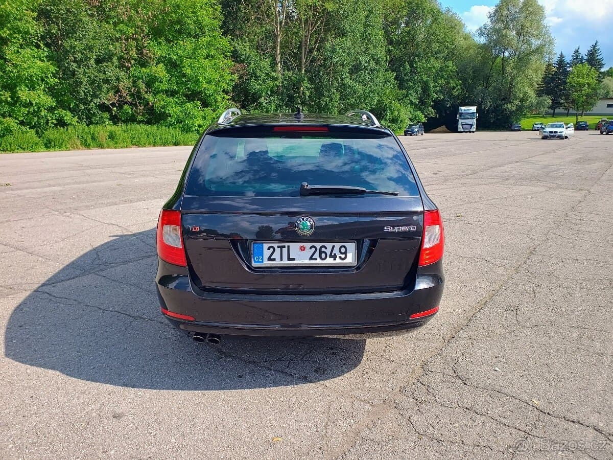 2011 Škoda SUPERB - 8