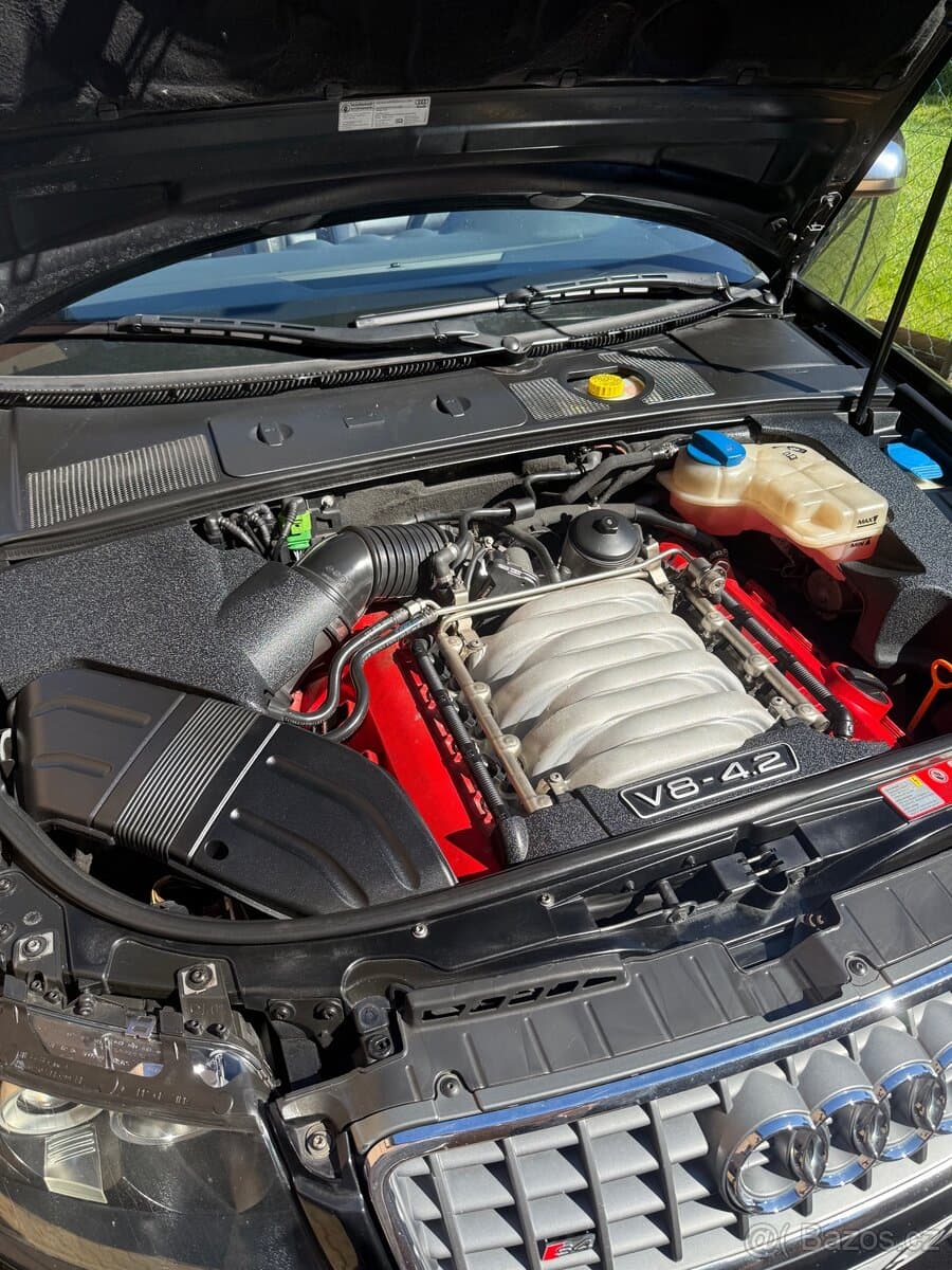2004 Audi S4 - 8