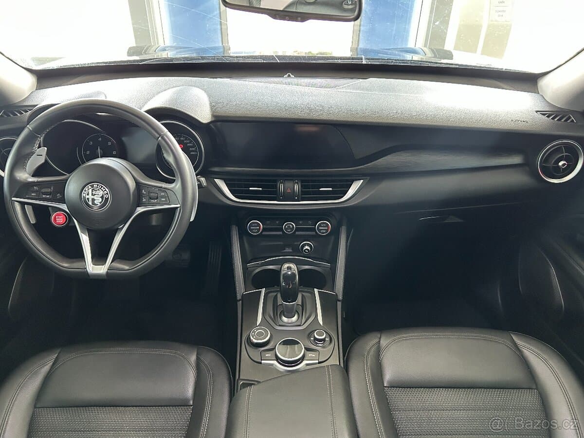 2018 Alfa Romeo STELVIO - 8