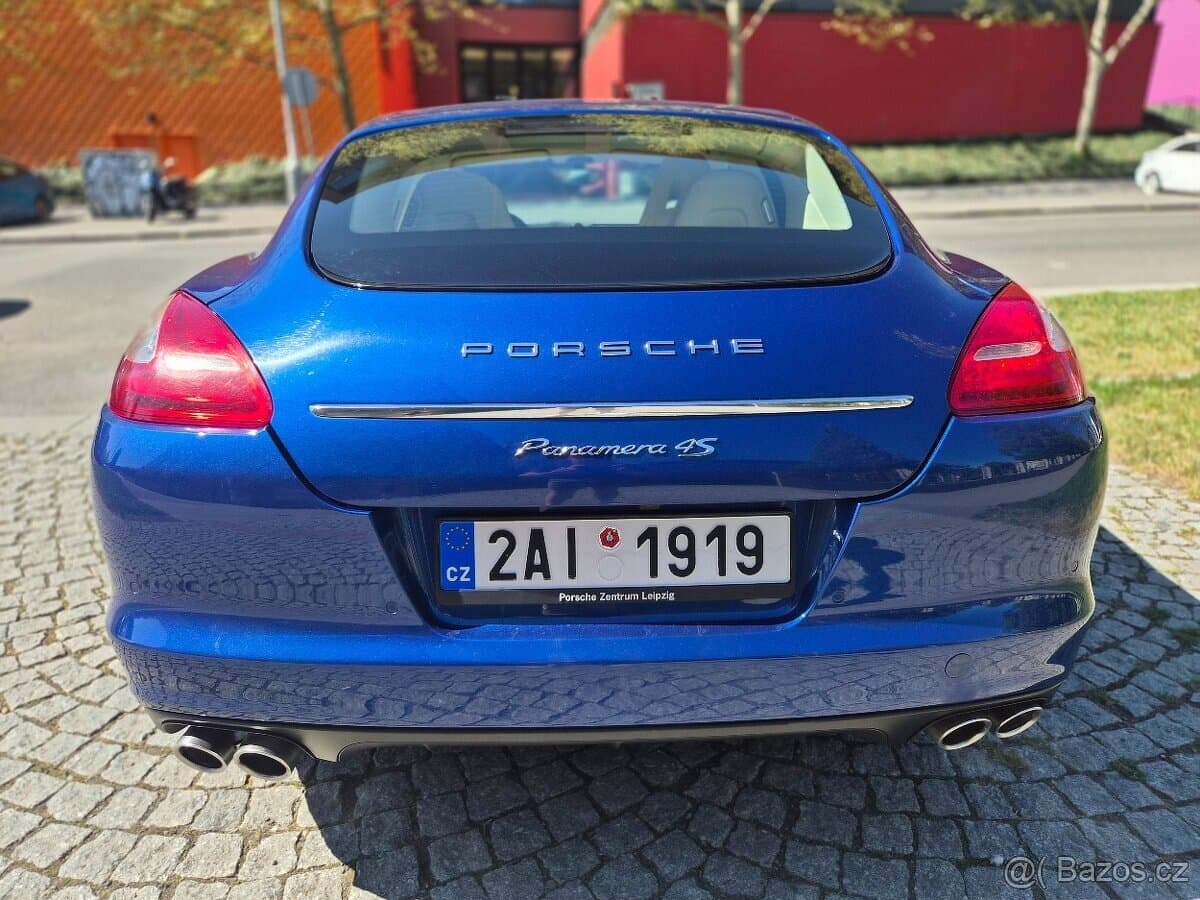 2011 Porsche PANAMERA - 8