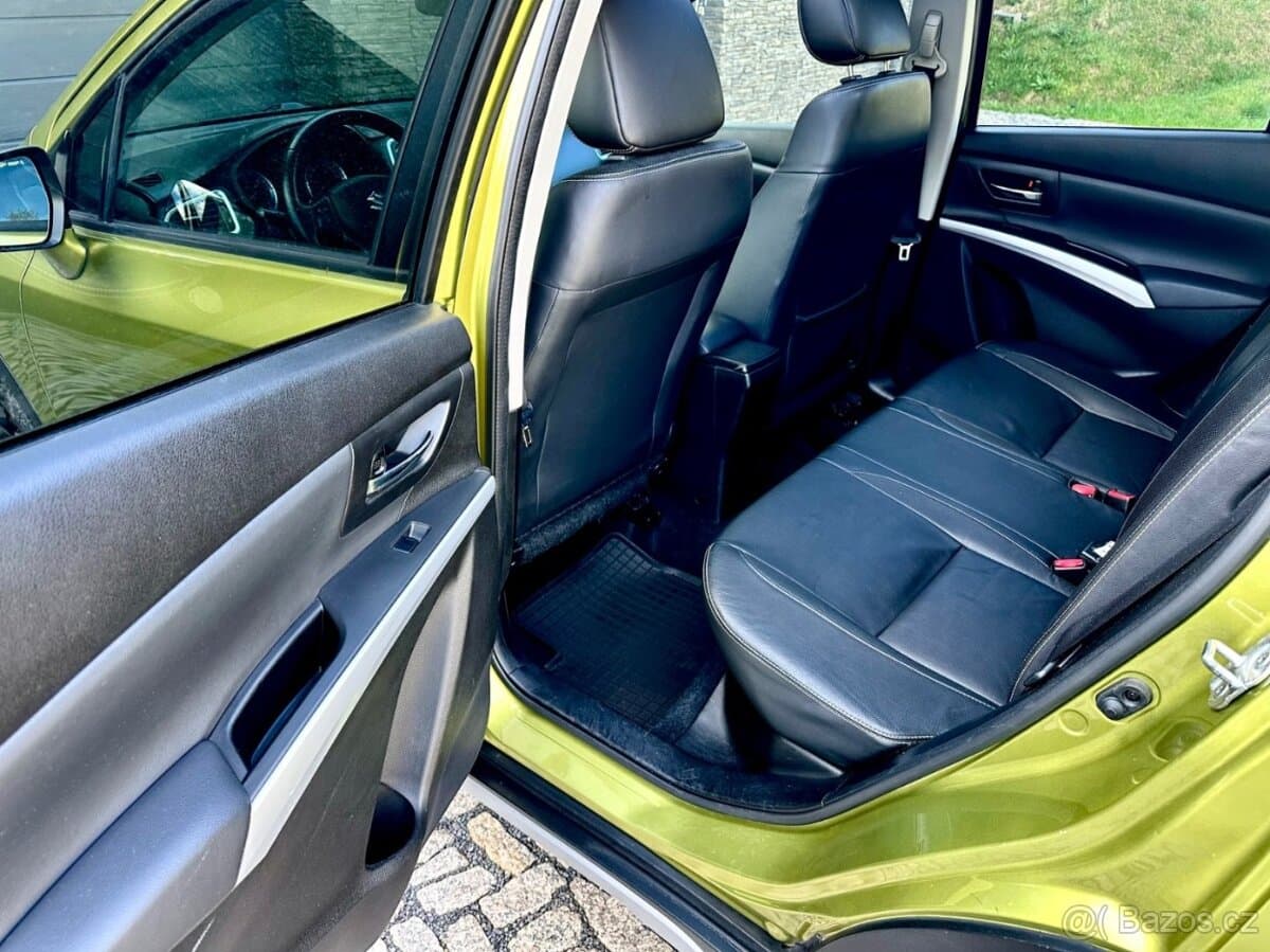2013 Suzuki S-CROSS - 8