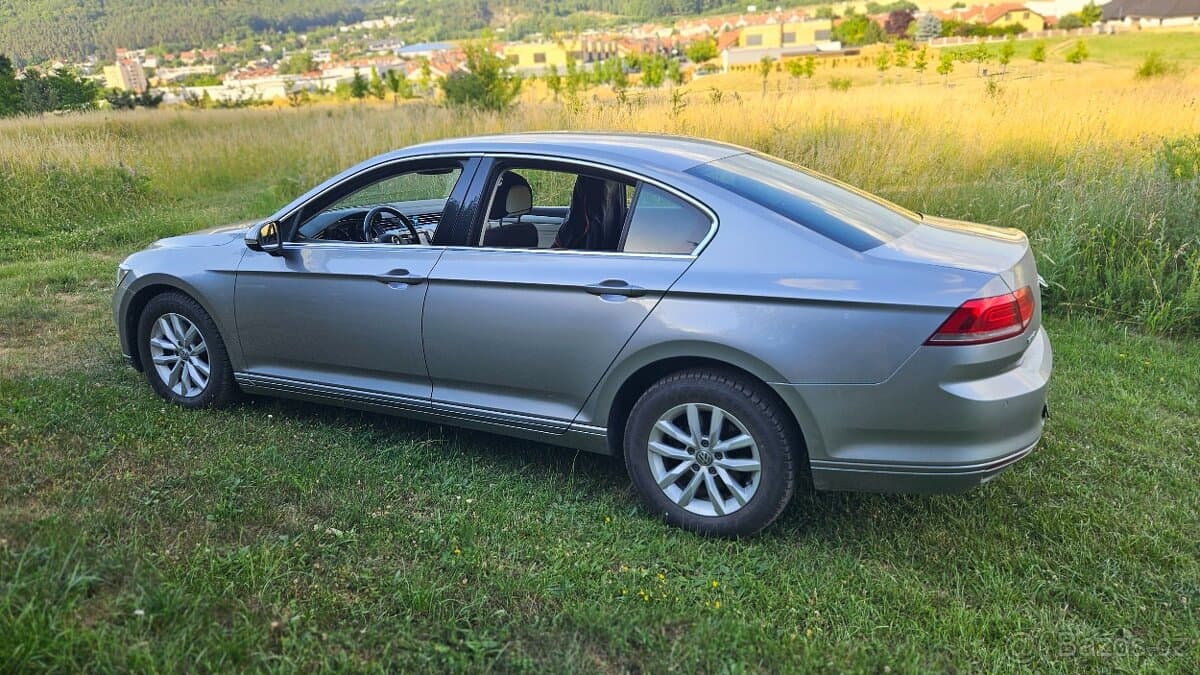 2018 Volkswagen PASSAT - 8