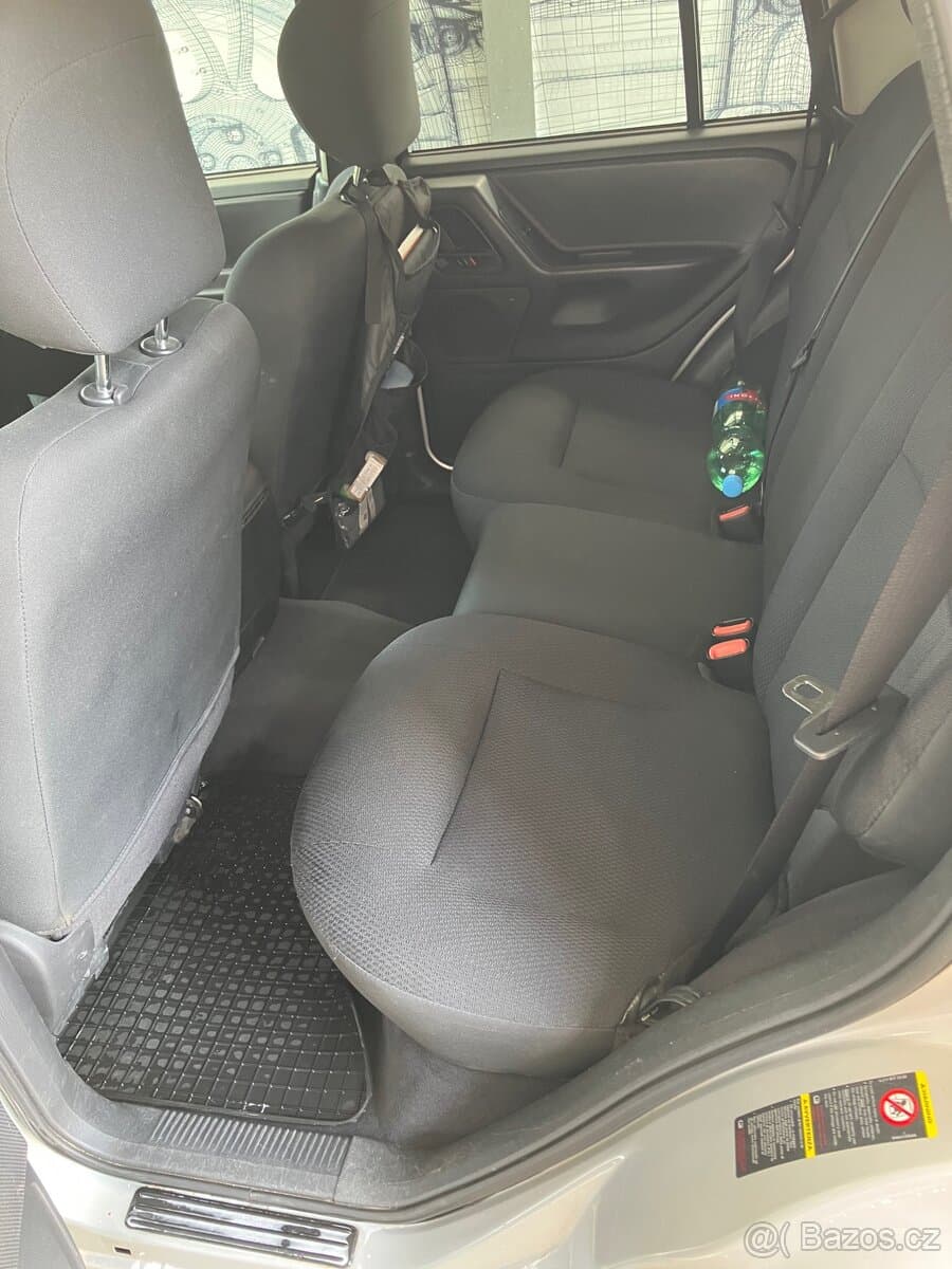 2003 Jeep CHEROKEE - 8