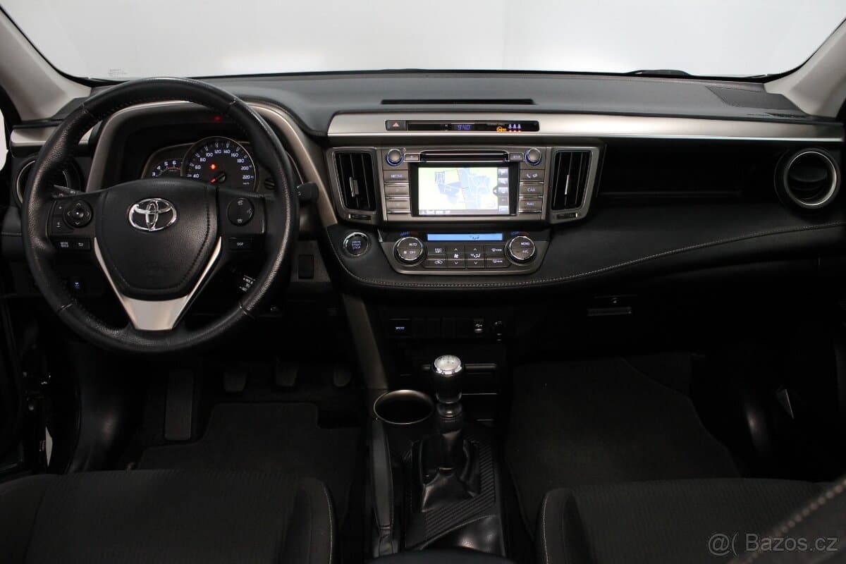 2015 Toyota RAV4 - 8