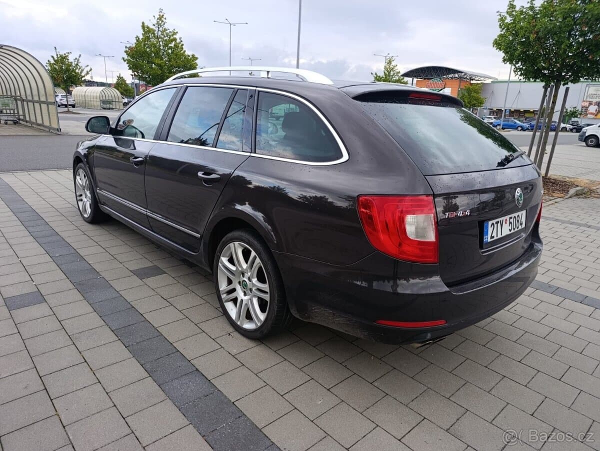 2011 Škoda SUPERB - 8