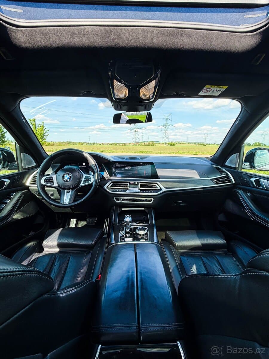 2020 BMW X7 - 8